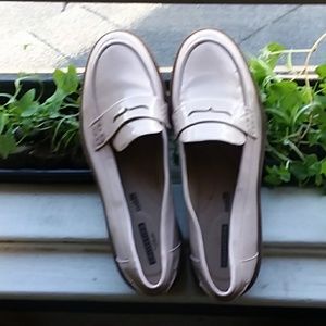 Clark's light pink patent leather shoes